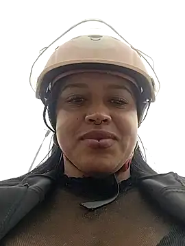 Snapshot of -Mia1 chatting on October 2025 02:14:01 PM -Mia1 online show from October 2025 02:14:01 PM