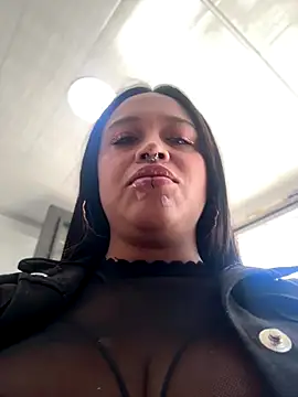 Snapshot of -Mia1 chatting on November 2025 03:01:02 PM -Mia1 online show from November 2025 03:01:02 PM