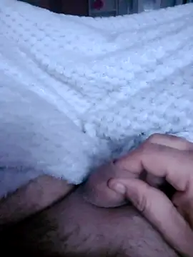 bajoderx585Oregano online show from November 2025 06:35:02 AM