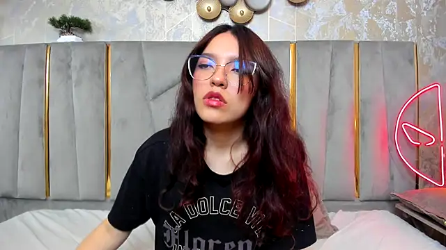 Elliecute online show from September 2025 02:33:02 PM
