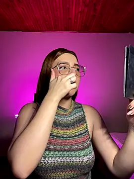 Snapshot of CoraVibes chatting on November 2025 11:47:01 AM CoraVibes online show from November 2025 11:47:01 AM