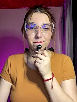 Snapshot of CoraVibes chatting on November 2025 12:09:02 PM CoraVibes online show from November 2025 12:09:02 PM