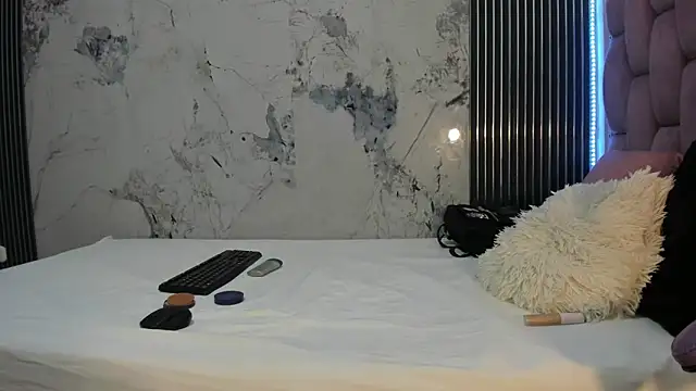 Mia Duarte1 online show from October 2025 07:32:01 PM