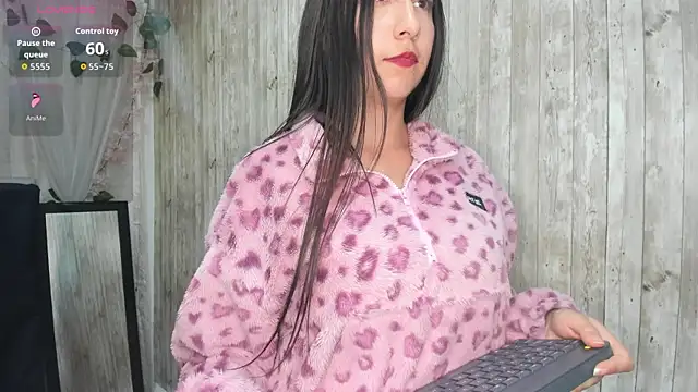 Sophi Thaylorr online show from September 2025 12:49:01 PM