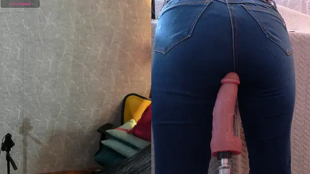 Sophi Thaylorr online show from September 2025 01:59:02 PM