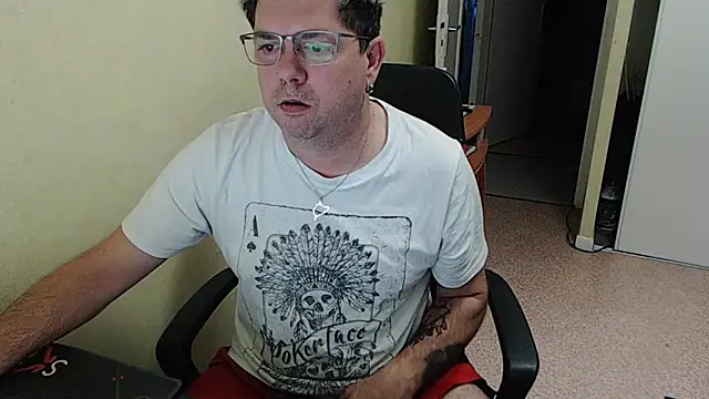 blueandwhite1 online show from December 2024 08:04:01 AM