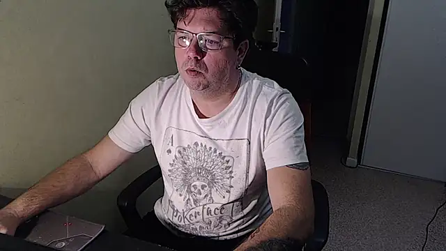 blueandwhite1 online show from December 2025 08:10:01 AM