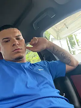 YadielPublic online show from September 2025 05:35:01 PM