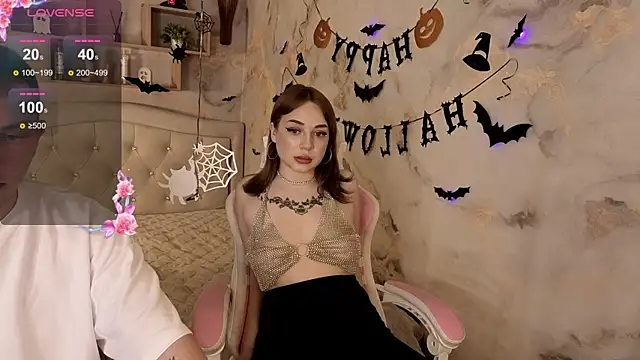 Crystal-Nuts online show from October 2025 07:03:01 PM