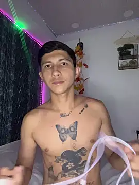 Alejandro BigCock22 online show from October 2025 12:54:02 AM
