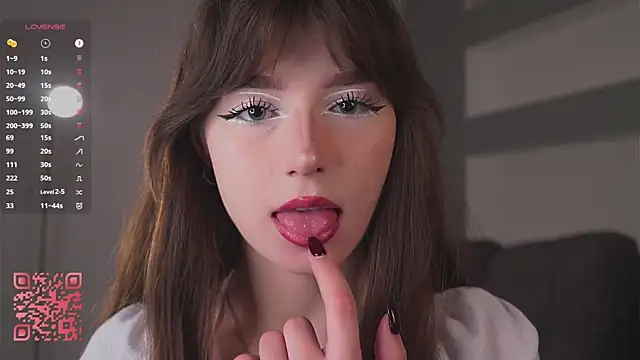 DreamyDaisy online show from November 2025 08:11:02 PM