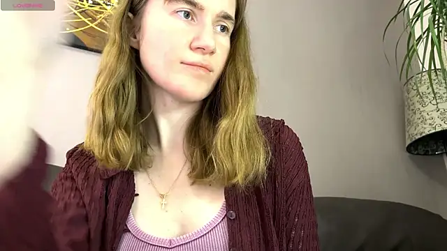 Snapshot of velina__ chatting on October 2025 08:29:02 PM velina online show from October 2025 08:29:02 PM