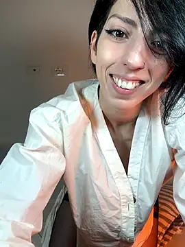 flowermadness online show from November 2025 12:15:02 PM