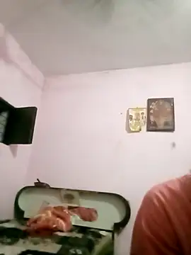 Snapshot of Hot_tin74 chatting on September 2025 05:39:02 PM Hot tin74 online show from September 2025 05:39:02 PM