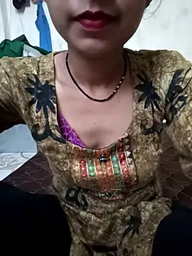 Snapshot of Reeta_cut chatting on October 2025 12:13:02 PM Reeta cut online show from October 2025 12:13:02 PM