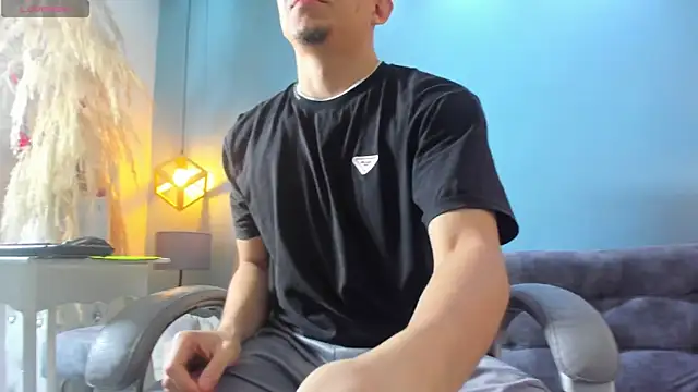 Eross Santy online show from October 2025 03:36:02 PM