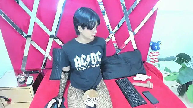 Snapshot of natsumiht chatting on September 2025 05:12:01 AM natsumiht online show from September 2025 05:12:01 AM