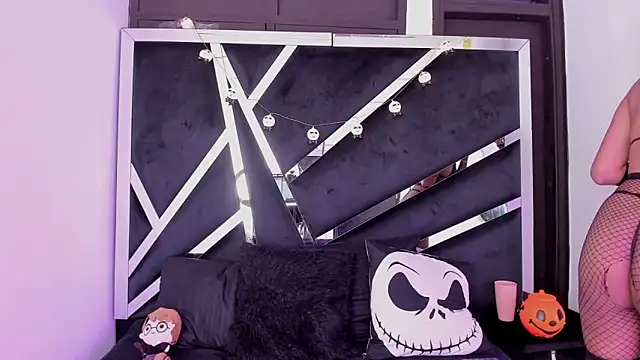 Snapshot of natsumiht chatting on October 2025 05:11:02 AM natsumiht online show from October 2025 05:11:02 AM