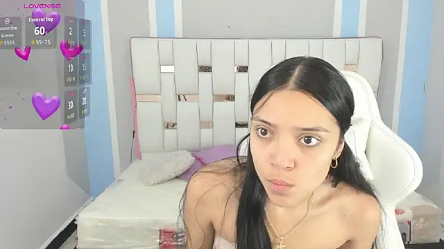 Snapshot of iamCharlotte19 chatting on November 2025 07:30:01 PM iamCharlotte19 online show from November 2025 07:30:01 PM