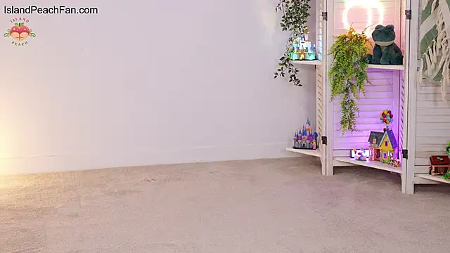 Island Peach online show from May 2026 08:06:02 PM