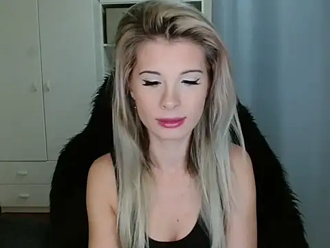 KristineGlow online show from November 2025 08:13:01 AM