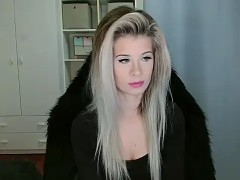 KristineGlow online show from November 2025 07:07:01 AM