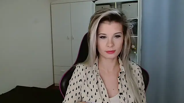 KristineGlow online show from January 2026 07:21:01 AM