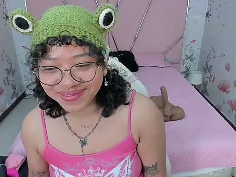 SafiroAgataaa online show from September 2025 12:26:01 PM