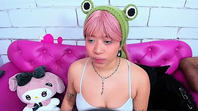 SafiroAgataaa online show from October 2025 07:11:01 PM