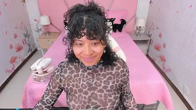 SafiroAgataaa online show from November 2025 03:23:02 AM