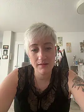 Snapshot of Rozendefotz chatting on September 2025 06:35:02 AM Rozendefotz online show from September 2025 06:35:02 AM