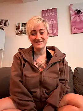Snapshot of Rozendefotz chatting on September 2025 04:45:02 PM Rozendefotz online show from September 2025 04:45:02 PM