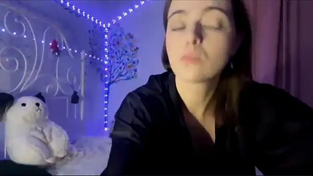 HoneyMist online show from September 2025 06:12:02 PM