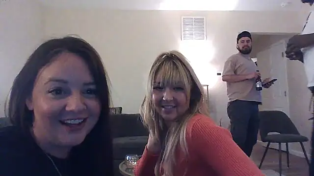 Snapshot of princessveexo chatting on October 2025 08:02:02 AM princessveexo online show from October 2025 08:02:02 AM