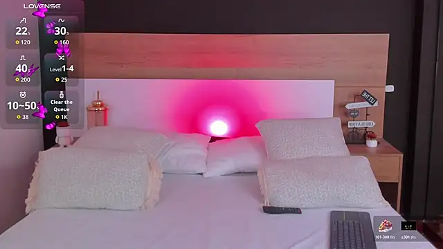 Snapshot of MiaTaylorSweet chatting on November 2025 01:10:02 PM MiaTaylorSweet online show from November 2025 01:10:02 PM