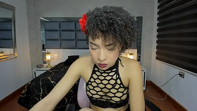 Lucia jane online show from November 2025 07:35:02 PM