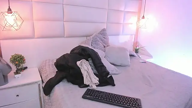 Lucia jane online show from February 2026 02:53:01 AM