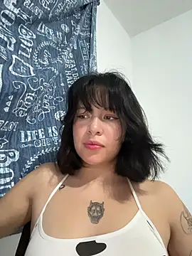 Snapshot of aliciia_23 chatting on October 2025 10:36:01 PM aliciia 23 online show from October 2025 10:36:01 PM