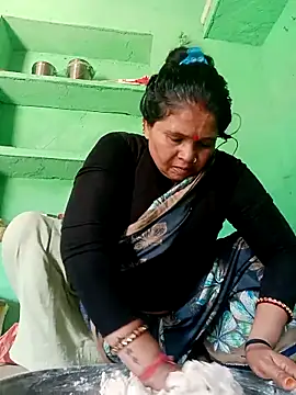 Snapshot of Manavi_x chatting on May 2026 05:04:01 AM Manavi x online show from May 2026 05:04:01 AM