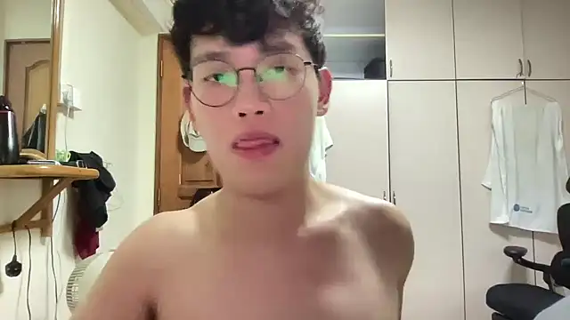 Passionatetwink2 online show from September 2025 10:19:02 AM