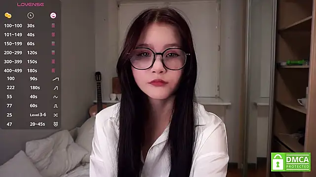 DelphaDivenere online show from October 2025 05:08:01 PM