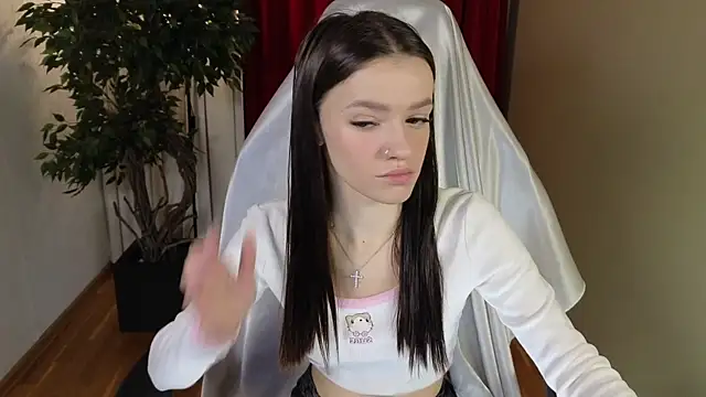 Snapshot of E_l_i_z_e_ chatting on November 2025 05:30:02 AM E l i z e online show from November 2025 05:30:02 AM