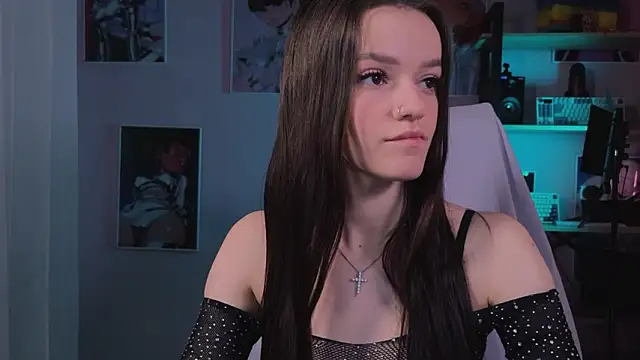 Snapshot of E_l_i_z_e_ chatting on February 2026 05:14:02 AM E l i z e online show from February 2026 05:14:02 AM