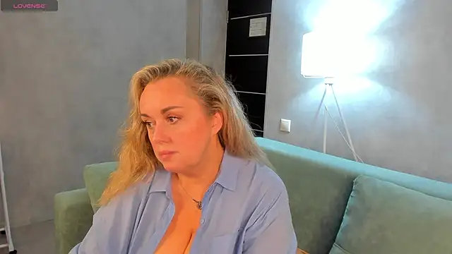 Snapshot of Sky_Kuper chatting on September 2025 09:31:01 PM Sky Kuper online show from September 2025 09:31:01 PM