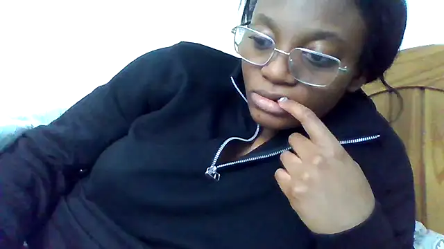 Snapshot of SexyGemBeautyX chatting on December 2025 11:37:01 AM SexyGemBeautyX online show from December 2025 11:37:01 AM