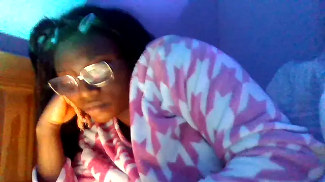 Snapshot of SexyGemBeautyX chatting on December 2025 05:43:02 PM SexyGemBeautyX online show from December 2025 05:43:02 PM