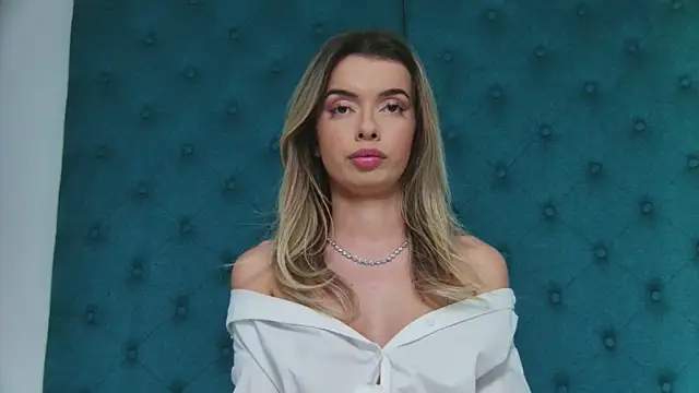 LollyShine online show from December 2025 07:19:02 PM