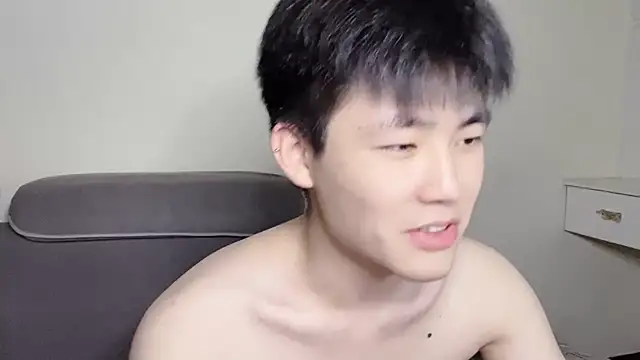 xiaoyang5200 online show from November 2025 04:05:01 PM