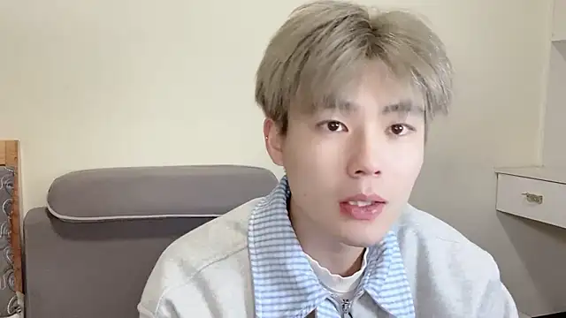 xiaoyang5200 online show from January 2026 03:38:01 PM