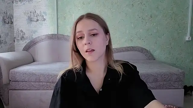 Snapshot of ShyMistery chatting on October 2025 09:10:02 AM ShyMistery online show from October 2025 09:10:02 AM